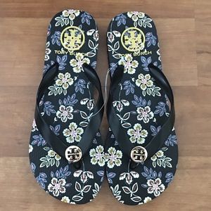 NEW Tory Burch - flip flops